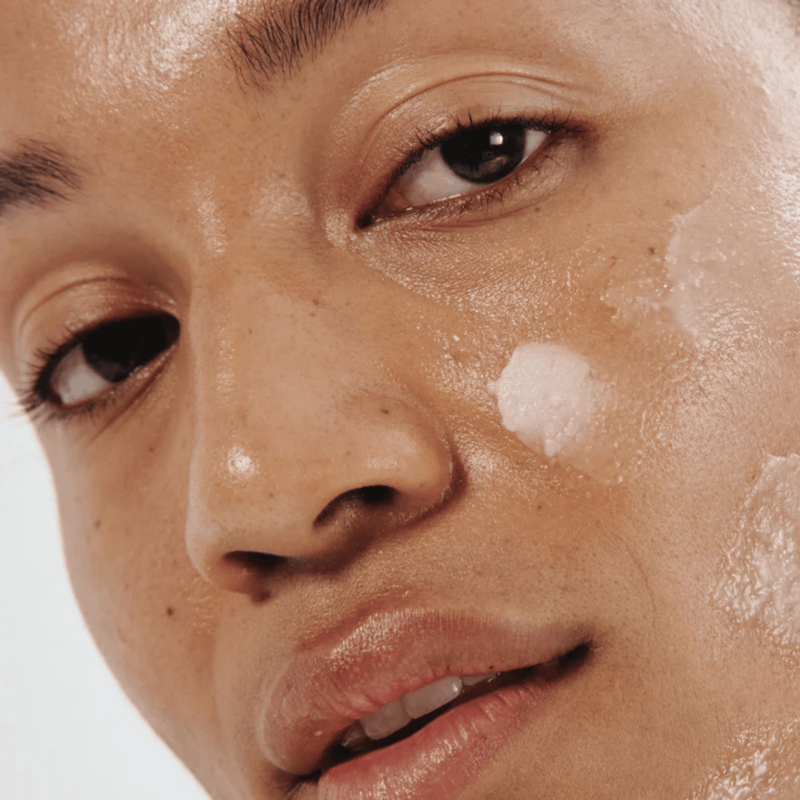 Om Tahiti Lime + Babassu Radiant Cleansing Balm