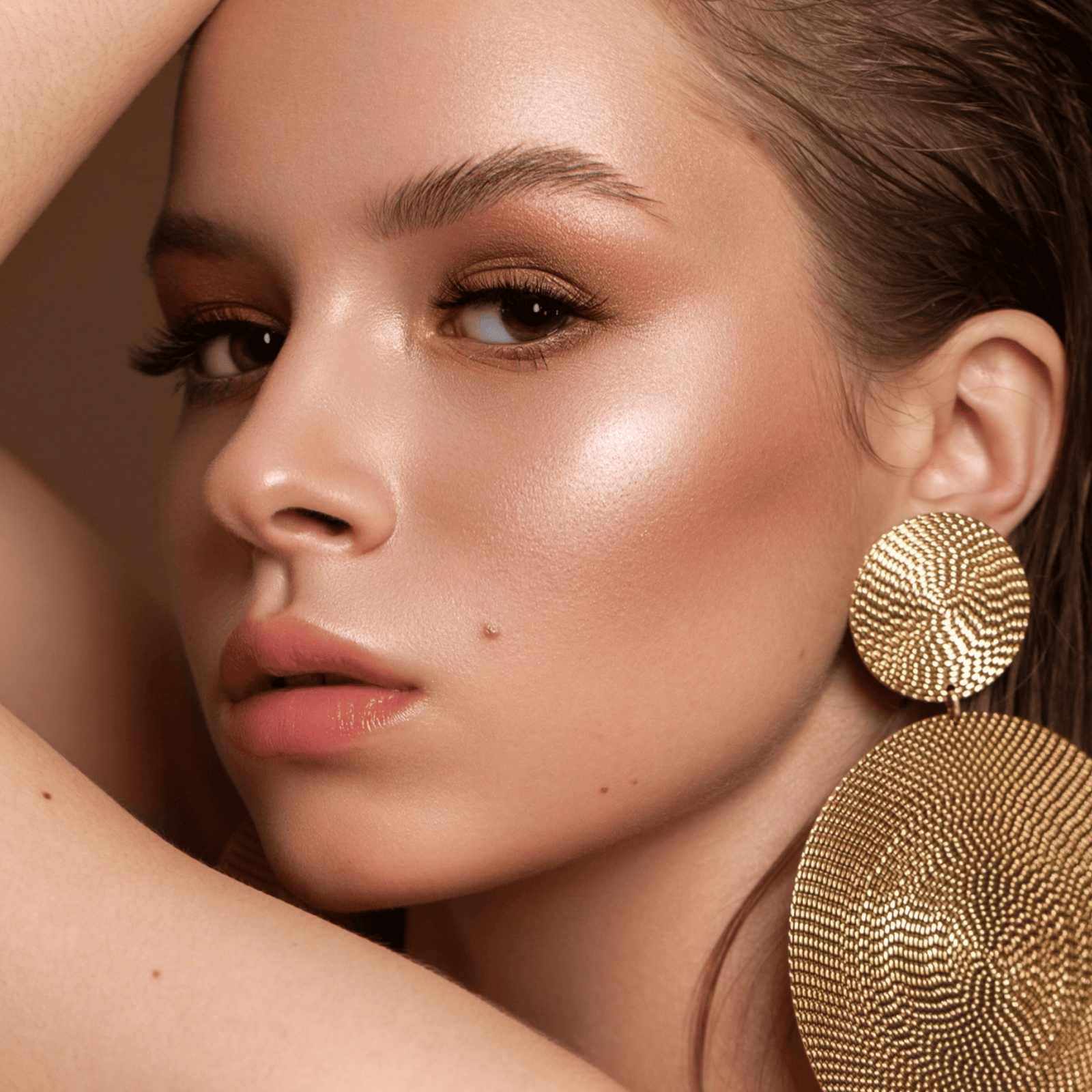 pretty woman with bronzer